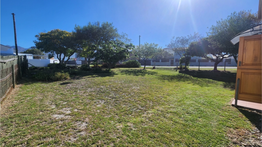 2 Bedroom Property for Sale in Sandbaai Western Cape